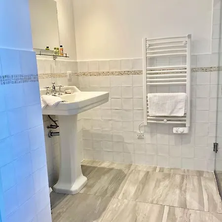 Noubar 4* Cenevieres