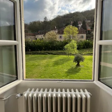 Noubar Oda ve Kahvaltı Cenevieres