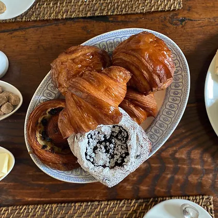 Oda ve Kahvaltı Noubar 4*