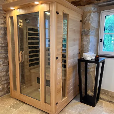 Nocleg ze śniadaniem Noubar 4*