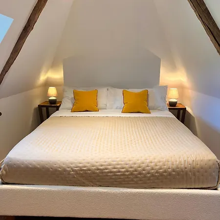 Oda ve Kahvaltı Noubar Cenevieres