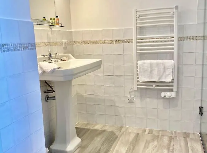 Noubar 4* Cenevieres